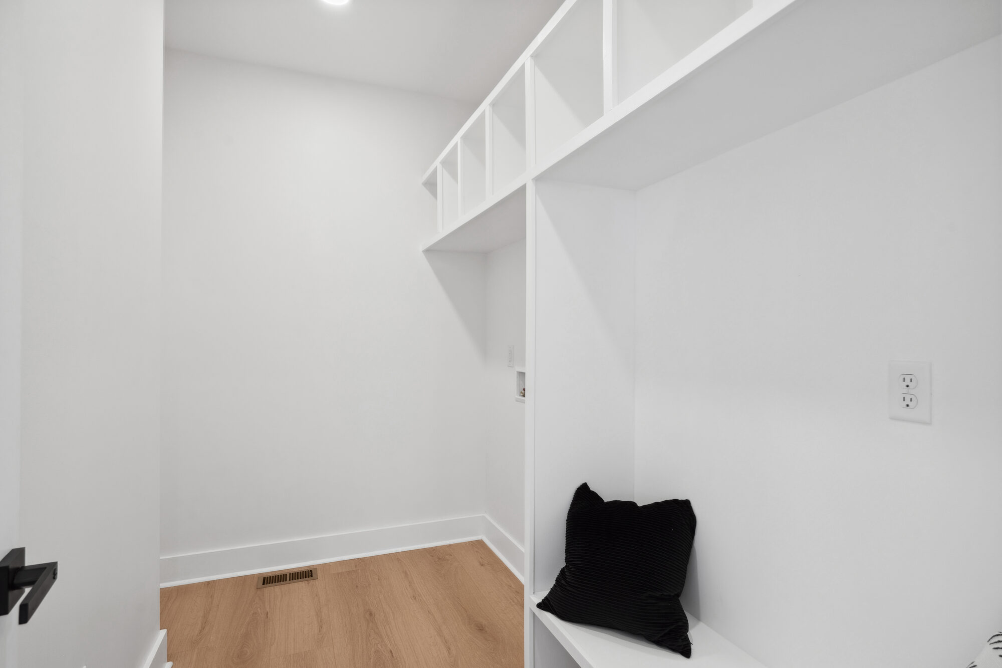 2407 Albion